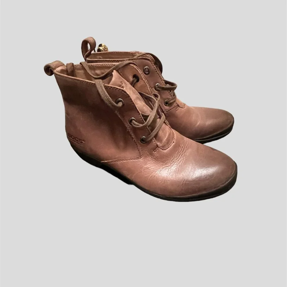 Bogs size 8.5 Carrie Chukka ankle boots